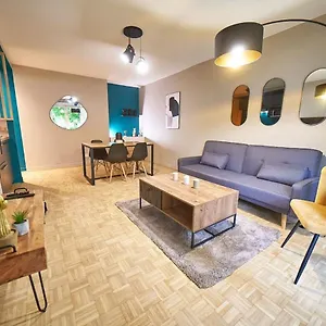  Appartement Le Petit Bourbonnais - Patio Privatif- Metro Valmy France